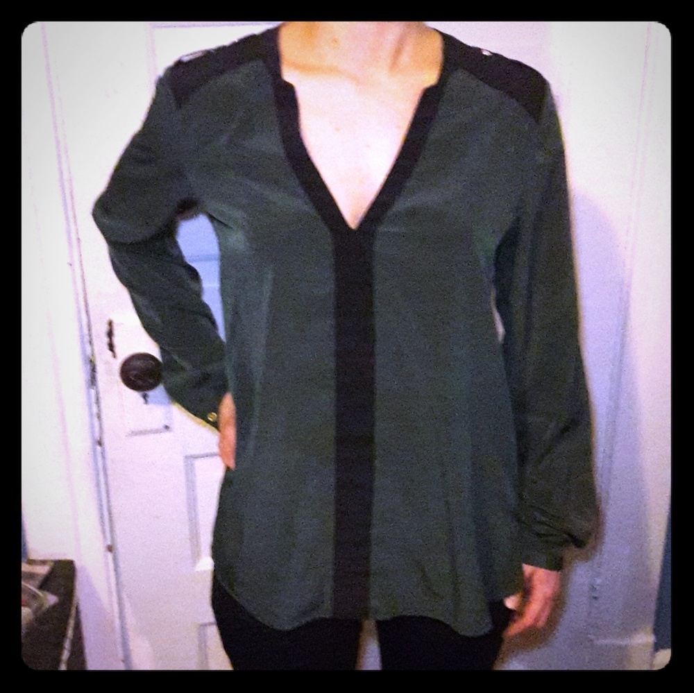 Long-sleeved green blouse